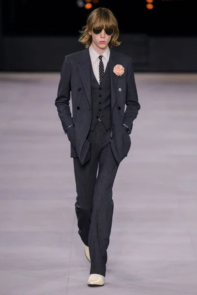 Look 49